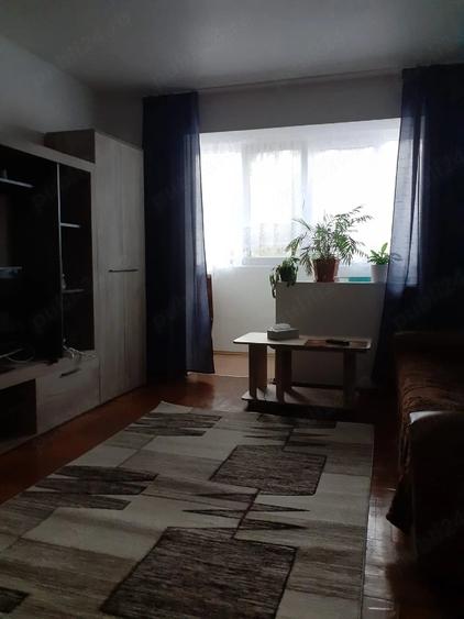 Apartament cu 2 camere semidecomandat în Boul Roșu