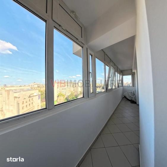 Apartament cu 4 camere decomandat în Romană