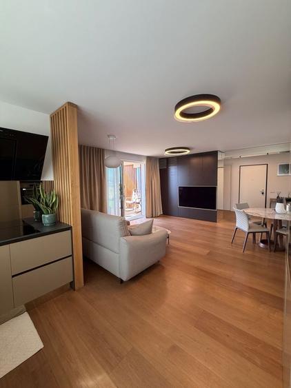 Apartament cu 3 camere semidecomandat, mobilat în Gruia