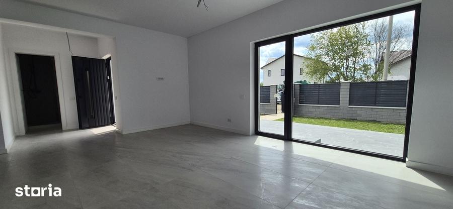 Casă cu 4 camere cu Teren 350 Mp în Clinceni