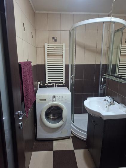 Garsonieră decomandată în Central