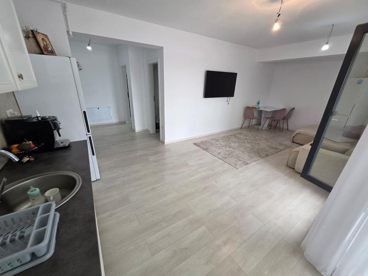 Apartament cu 3 camere decomandat, mobilat în Baicului