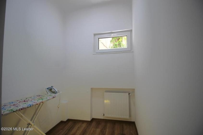 Piata Romana, 4 camere 138 MP total, Etaj 2/9, renovat - utilat, liber - 57