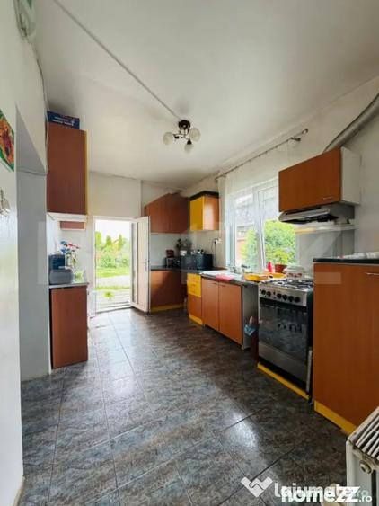 Casa cu 3 camere, 112 mp, 720 teren, zona Micro I - 11