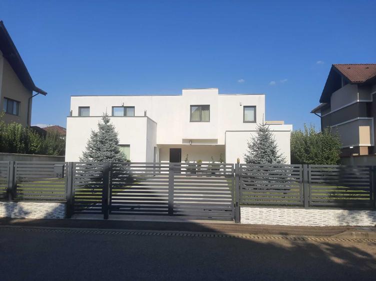Casă cu 4 camere în Central