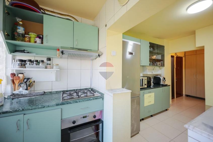 Apartament cu 3 camere decomandat în Rogerius