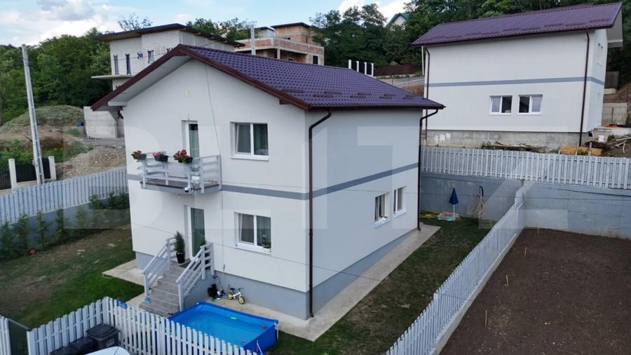 Casă individuală cu 4 camere cu Canalizare în Valea Lupului
