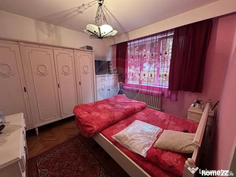 Apartament cu 3 camere decomandat în Central