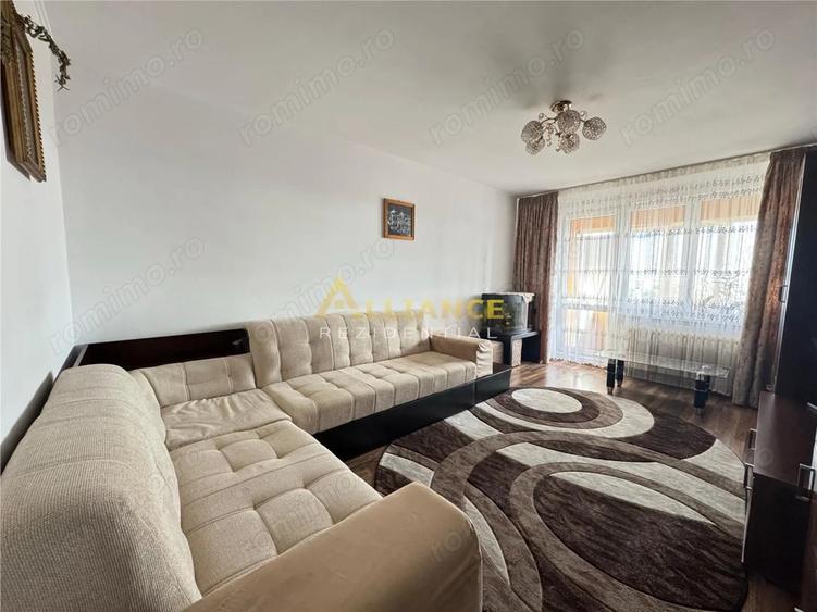 Apartament cu 3 camere, mobilat în Brâncoveanu