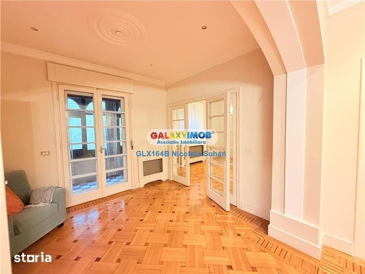 Apartament cu 4 camere în Aviatorilor