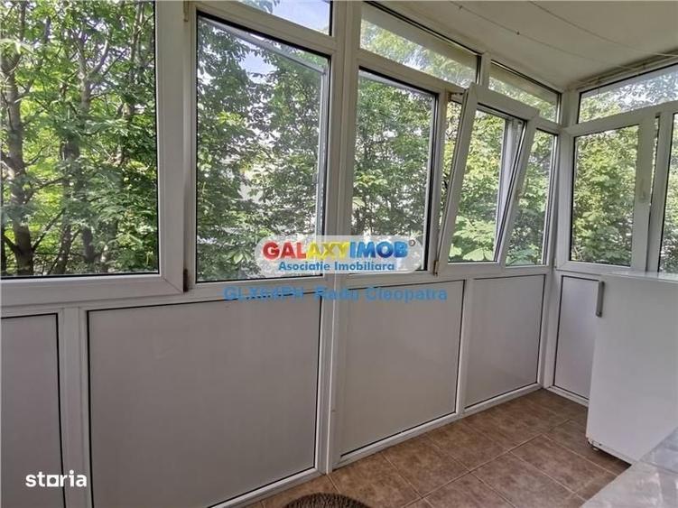 Apartament cu 2 camere semidecomandat în Enachiță Văcărescu