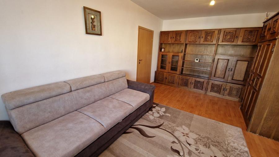 Apartament cu 2 camere semidecomandat în Exterior Vest
