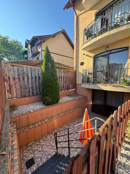 Casă cu 1 camere decomandat în Central