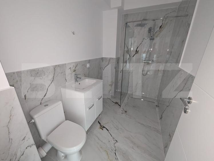 Apartament cu 3 camere semidecomandat în Exterior Sud