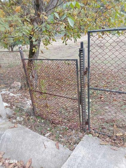 Teren de 3350 mp, în Schela