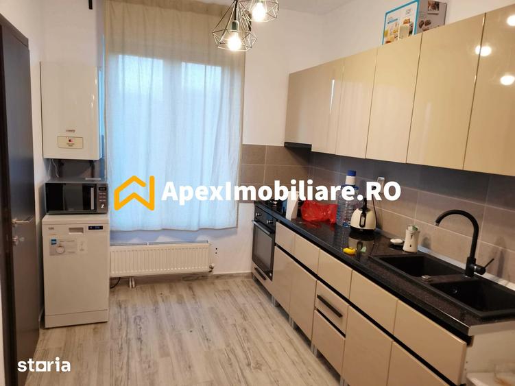 Casă cu 5 camere cu Teren 700 Mp în Centrul Civic