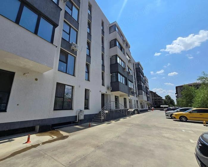 Apartament cu 4 camere decomandat în Dobroești