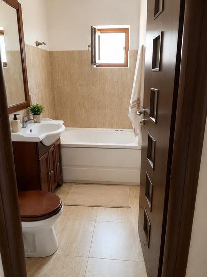 Apartament cu 3 camere decomandat în Exterior Vest