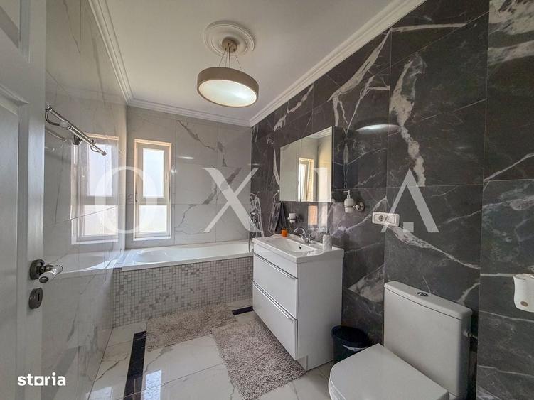 Apartament cu 3 camere semidecomandat în Central