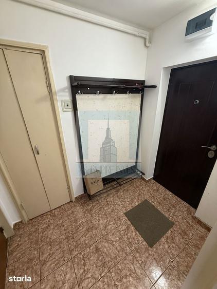 Apartament cu 2 camere semidecomandat în Centrul Civic