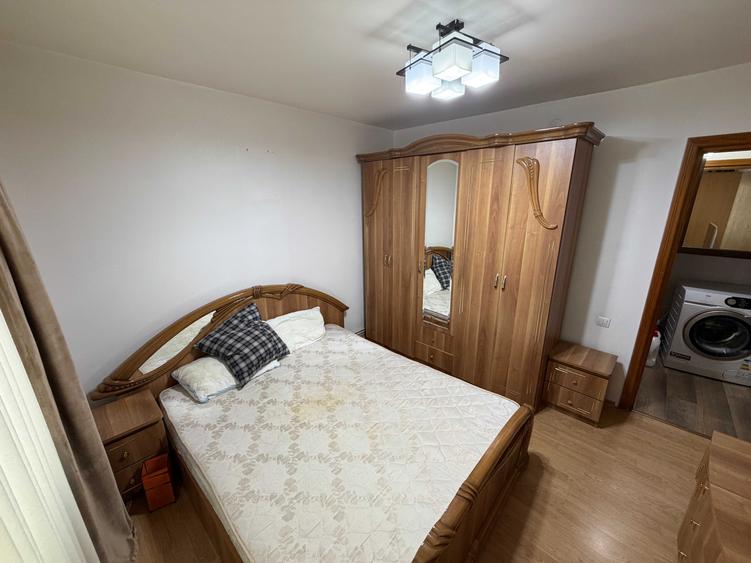 Apartament cu 3 camere decomandat în Trivale