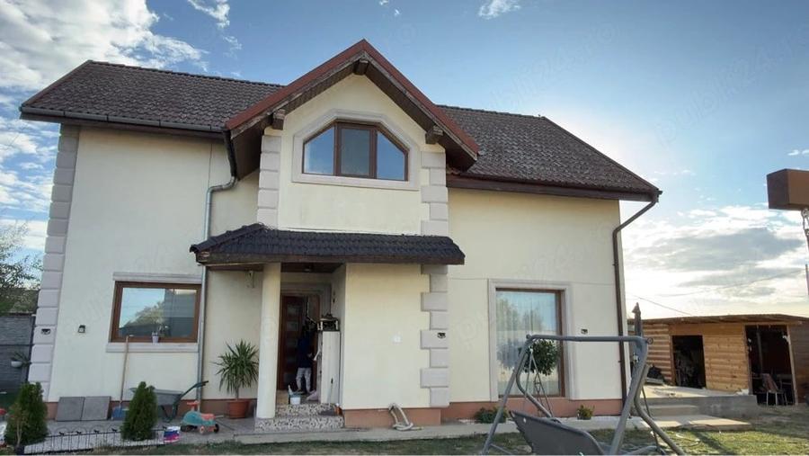 Casă cu Teren 450 Mp în Central