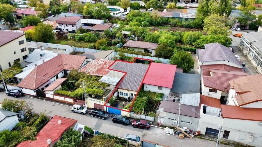 Casă individuală cu 3 camere cu Canalizare în Giulești