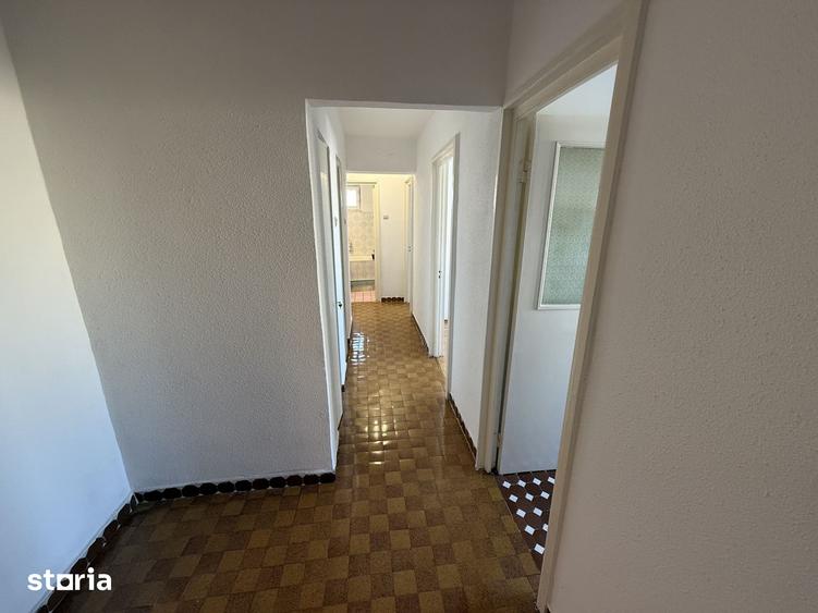 Apartament cu 3 camere decomandat în Casa de Cultură
