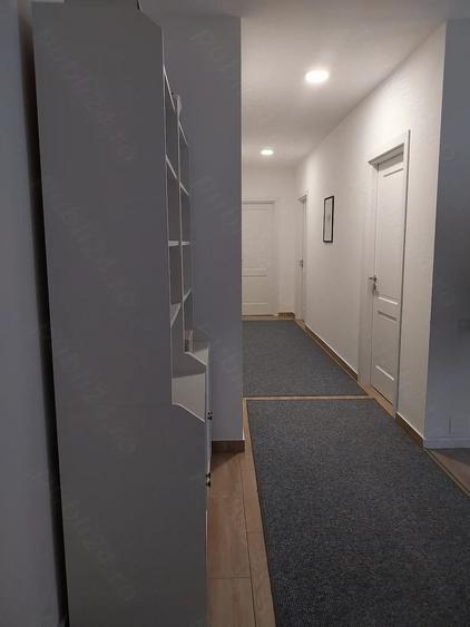 Apartament cu 3 camere decomandat, mobilat în Florești