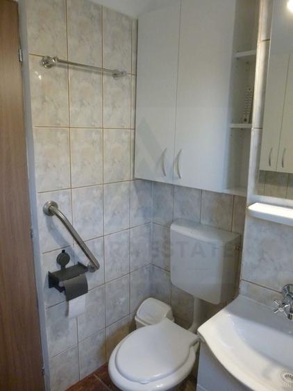 Apartament cu 3 camere decomandat, mobilat în Vasile Aaron