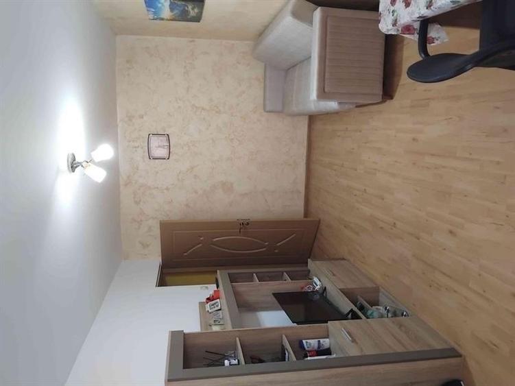 Apartament cu 2 camere semidecomandat, mobilat în Craiovița Nouă