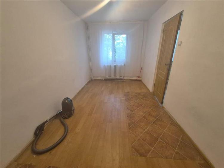 Apartament 2 camere de vanzare - 3