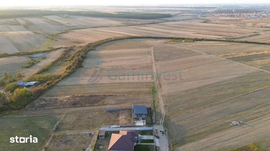 Teren de 1600 mp, în Sânmartin