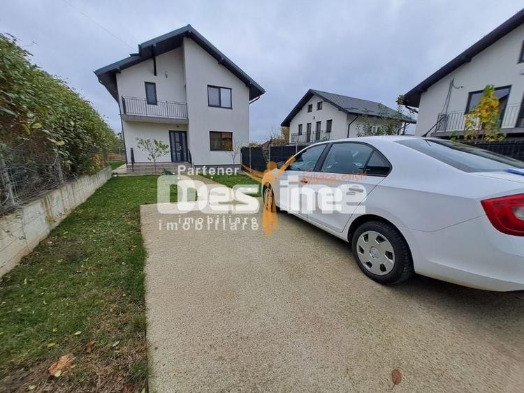 Casă individuală cu 4 camere cu Canalizare în Miroslava