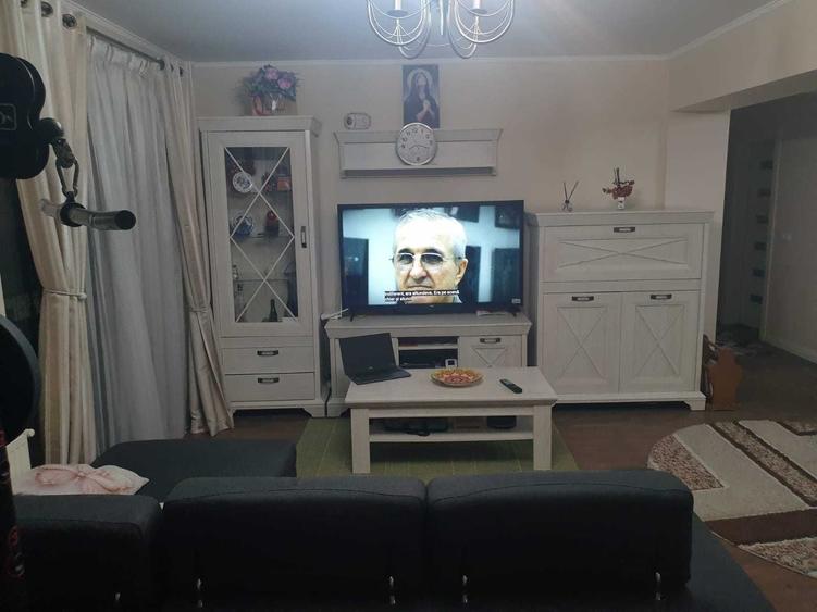 Apartament cu 2 camere decomandat în Exterior Vest