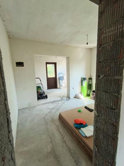 Casă individuală cu 4 camere cu Canalizare în Valea Borcutului