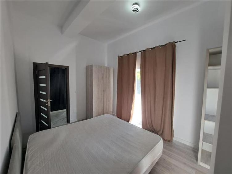 Apartament cu 3 camere semidecomandat, mobilat în Dâmbul Rotund