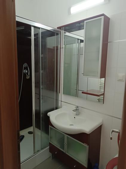 Apartament cu 2 camere semidecomandat în Cișmigiu