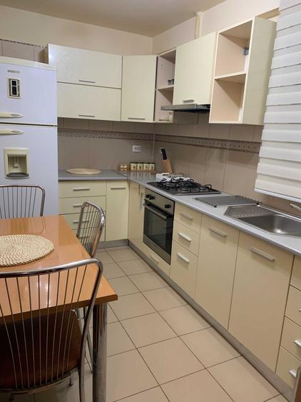 Apartament cu 2 camere decomandat în Eroii Revoluției