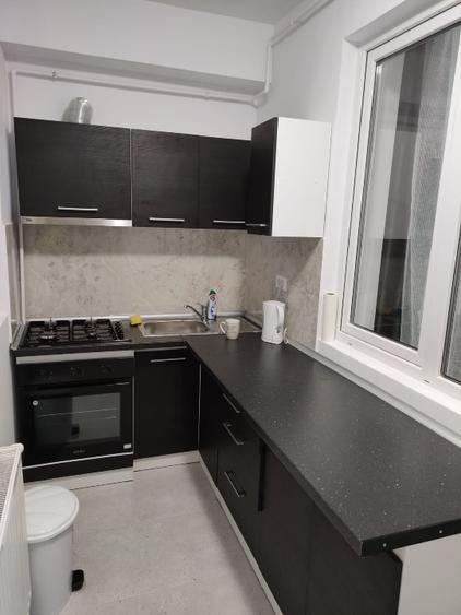 Apartament cu 2 camere decomandat în Roșu