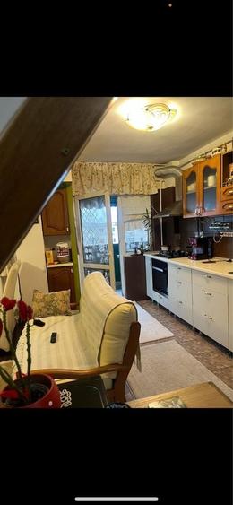 Apartament cu 4 camere decomandat în Mihai Bravu