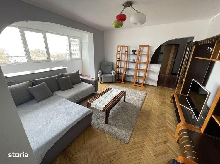 Apartament cu 3 camere semidecomandat, mobilat în Pajura