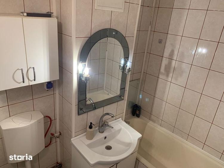 Apartament cu 2 camere decomandat în Recea