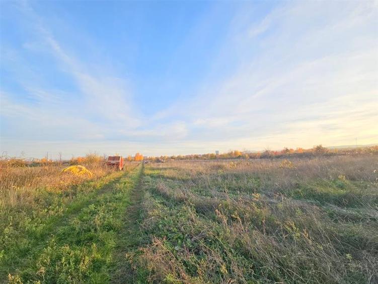 Teren agricol extravilan de 10000 mp, în 9 Mai