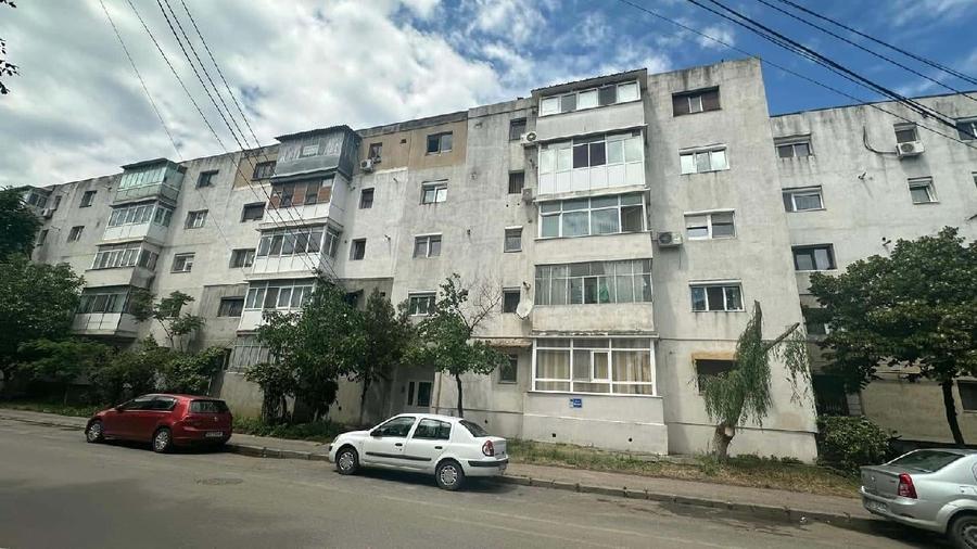 Apartament cu 2 camere semidecomandat în Micro 5