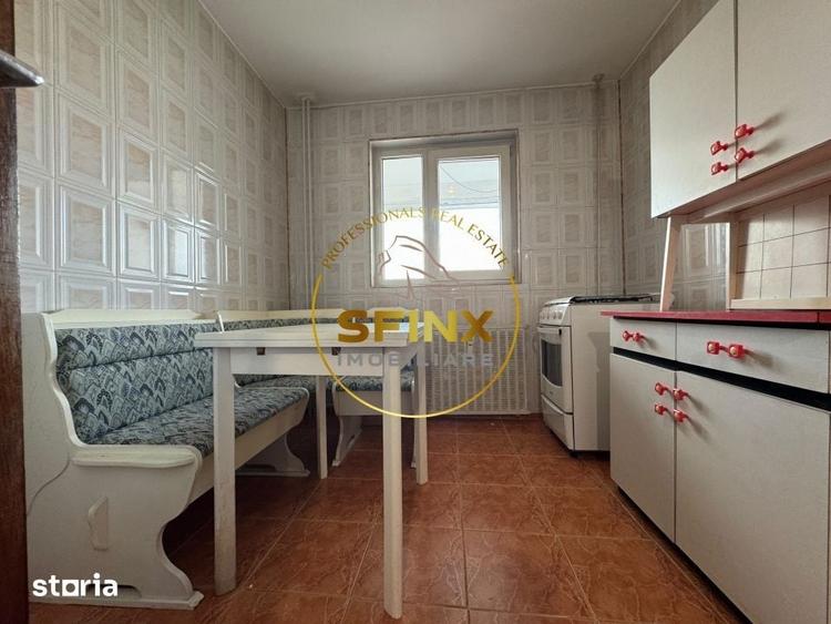 Apartament cu 3 camere decomandat în Vitan