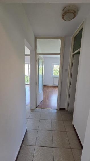 Apartament cu 3 camere decomandat în Micro 17