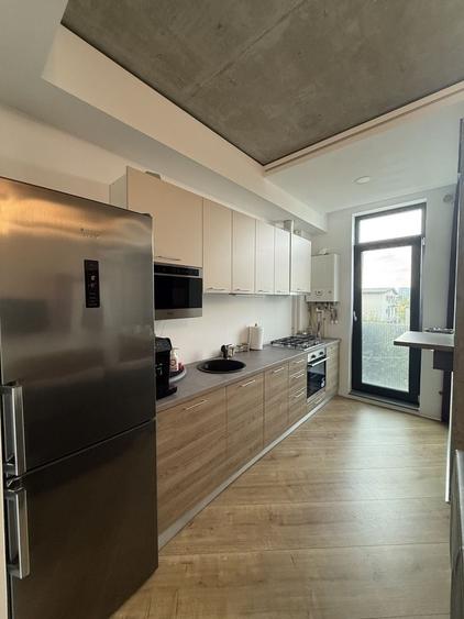 Apartament cu 2 camere semidecomandat, mobilat în Barbu Văcărescu