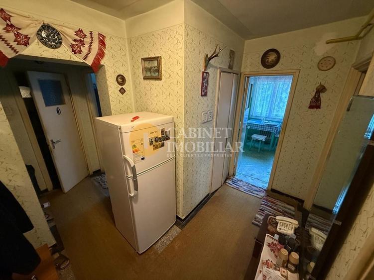 Apartament cu 4 camere, mobilat în Podu Roș