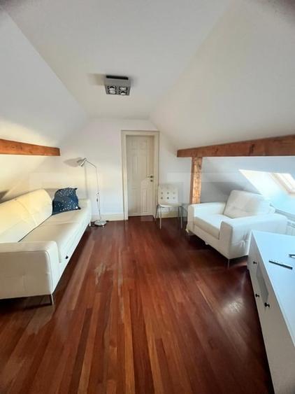 Casă individuală cu 10 camere cu Canalizare în Ultracentral